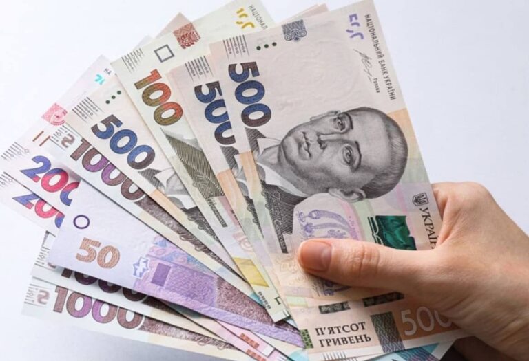 Зимова допомога: хто може отримати 6 500 гривень від держави