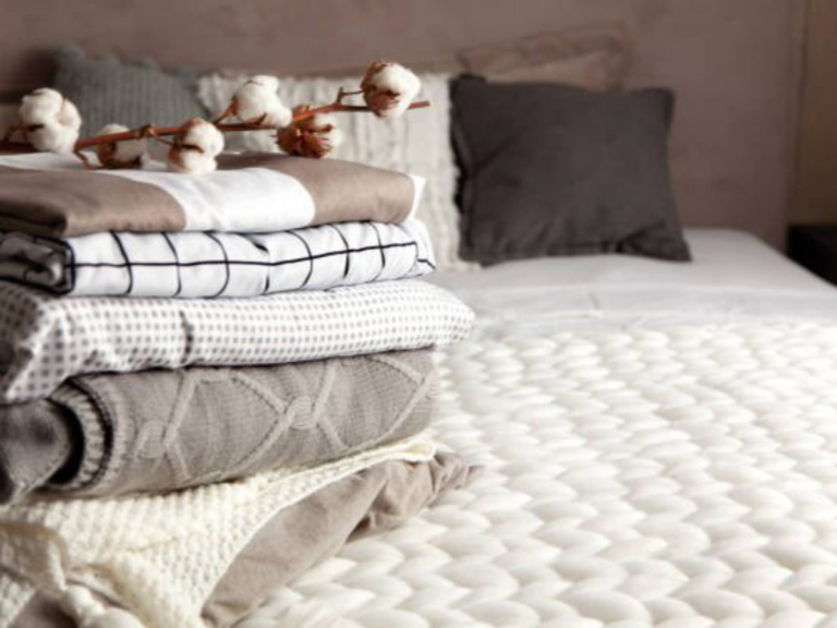 Червоний Хрест видає 2000 комплектів постільної білизни