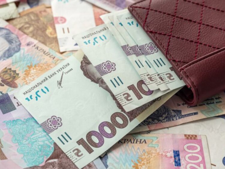 Відкрита реєстрація на отримання грошової допомоги для ВПО від БФ “Помагаєм”