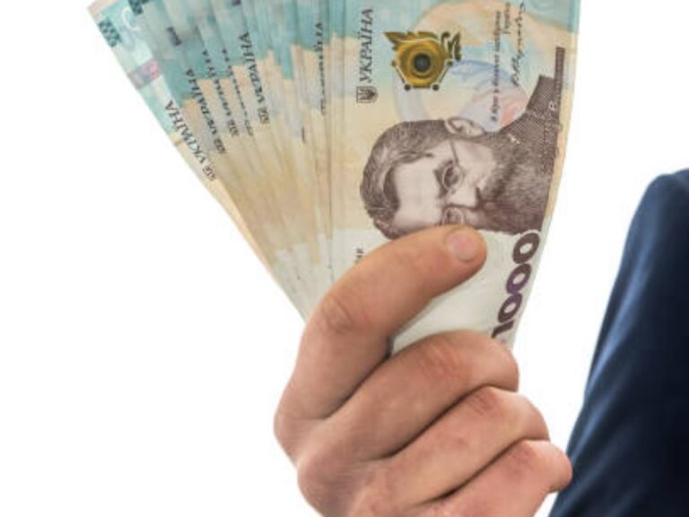 Одноразова матеріальна допомога: кому виплатять 5 000, 10 000 або 15 000 гривень