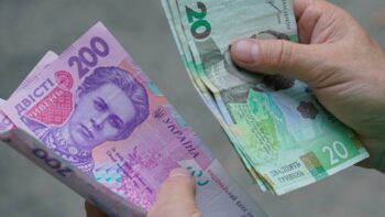 Виплати від Карітас: хто отримає допомогу в сумі 10.8 тис.грн