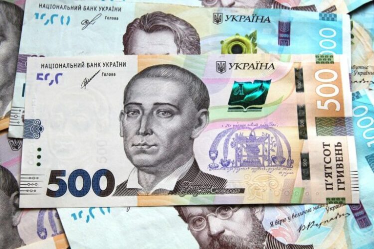 Українцям виплатять по 3600 гривень для кожного в родині: хто може отримати грошову допомогу