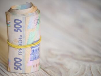 В Україні почали реєстрацію на виплати до 10800 гривень: реєстрація триватиме лише до кінця березня