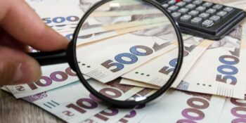 Українцям виплачують по 10 800 грн: стартувала нова реєстрація на грошову допомогу