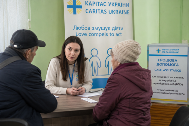Грошова допомога від Карітас-Україна ВПО та місцевим