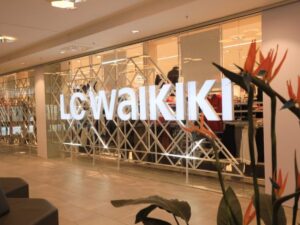 Видача дитячого одягу від LC Waikiki: хто та коли зможе отримати допомогу