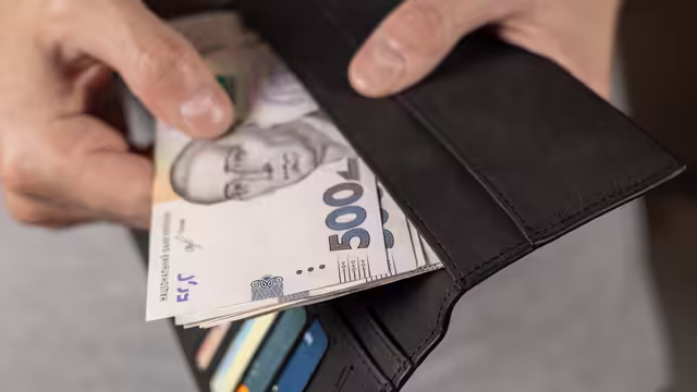 До неділі частина українців отримає на картку до 3000 гривень: хто матиме допомогу