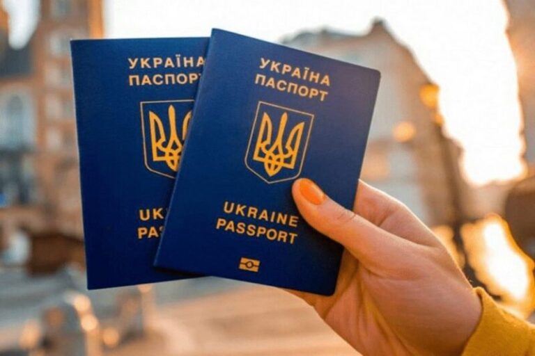 Продовжені «ручним» способом закордонні паспорти більше не дійсні для подорожей