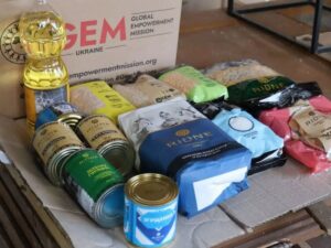 Видача продуктових наборів для ВПО та постраждалих