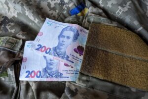 Збільшення зарплат для військових – хто і які суми отримає