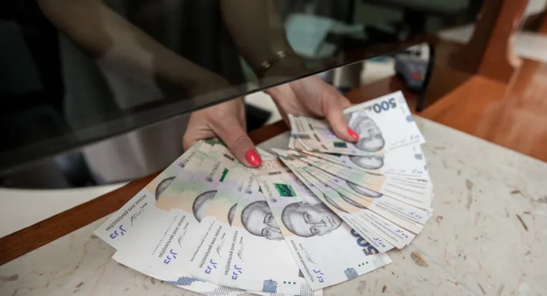 Нова грошова допомога у 15 областях України: запустили нову програму підтримки