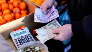 Українці можуть отримати грошову допомогу — до 10 800 грн на людину