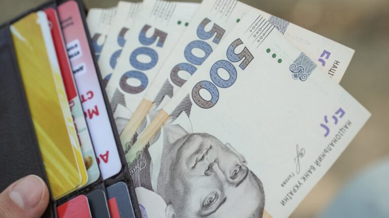 Грошова допомога до Дня Незалежності України у 2026 році: хто отримає та скільки