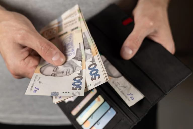 Грошова допомога 10 800 грн на кожного: хто може подати заявку та які критерії
