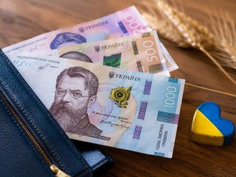 Одноразова грошова допомога понад 30 000 грн деяким жінкам – хто і як може отримати