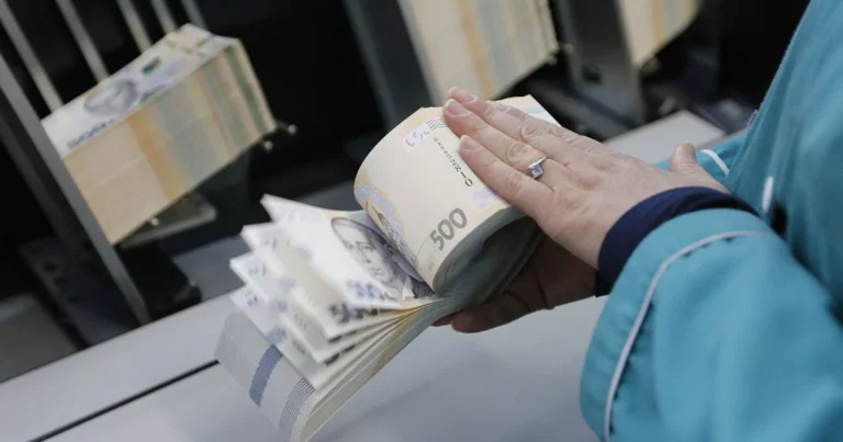 Українці можуть отримати фінансову підтримку від ЮНІСЕФ: розмір допомоги — до 10 800 грн на людину