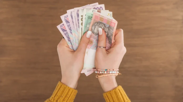 В Україні відкрито реєстрацію на грошову допомогу для вразливих категорій населення