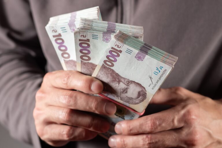 Відкрито прийом заявок: українці можуть отримати 10 800 гривень допомоги