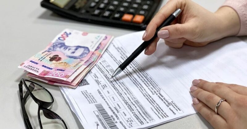 Пенсії, субсидії та пільги: з жовтня частині українців змінять спосіб отримання виплат