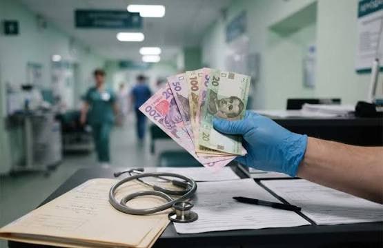 У 2027 році базові зарплати медиків можуть зрости: що відомо про плани уряду