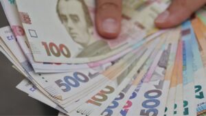 Виплати на зиму: хто отримає на газ та електрику 19 400 грн