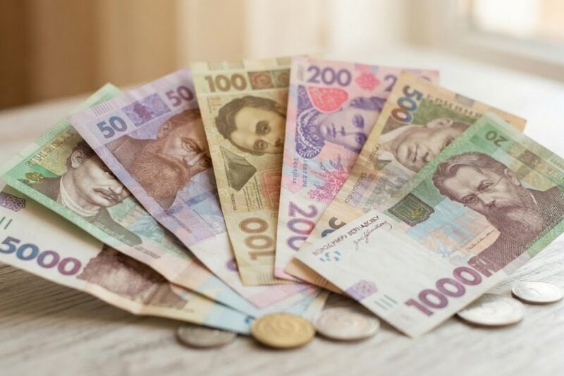 Фінансова підтримка для українців: хто може претендувати на допомогу та що потрібно знати