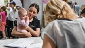 Українкам виплачуватимуть по 7 000 гривень через «Дію»: хто має право на допомогу та як оформити гроші