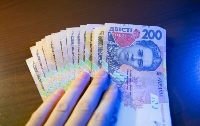 Українські родини можуть подати заявку на грошову допомогу — по 10 800 грн на кожного члена сім’ї