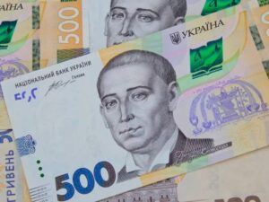 500 грн щомісяця для сімей: хто має право на допомогу та як її отримати
