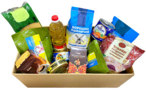 Видача продуктових наборів для мешканців та ВПО віком 60+
