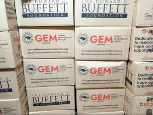 Видача продуктових наборів від GEM
